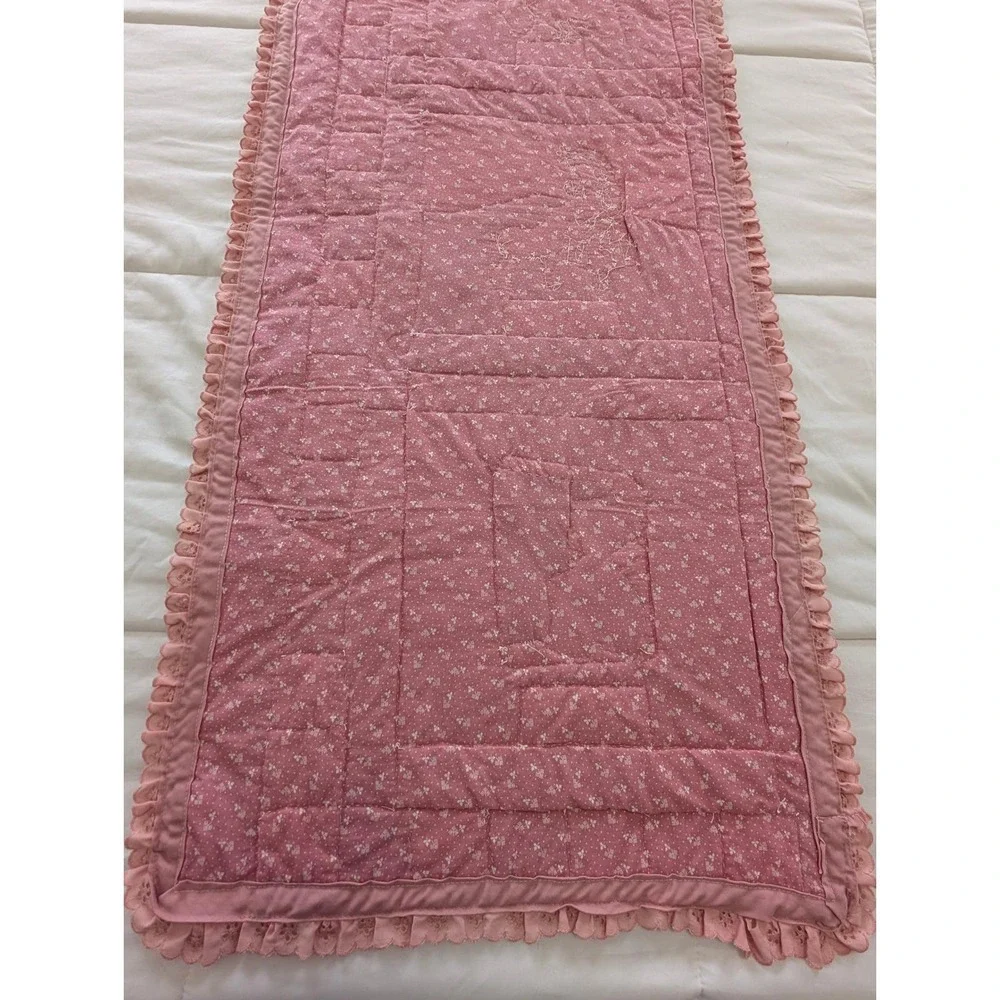 Vintage Handmade Nursery Rhyme Wall Hanging Quilt Mother Goose Mary Lamb Mauve‎